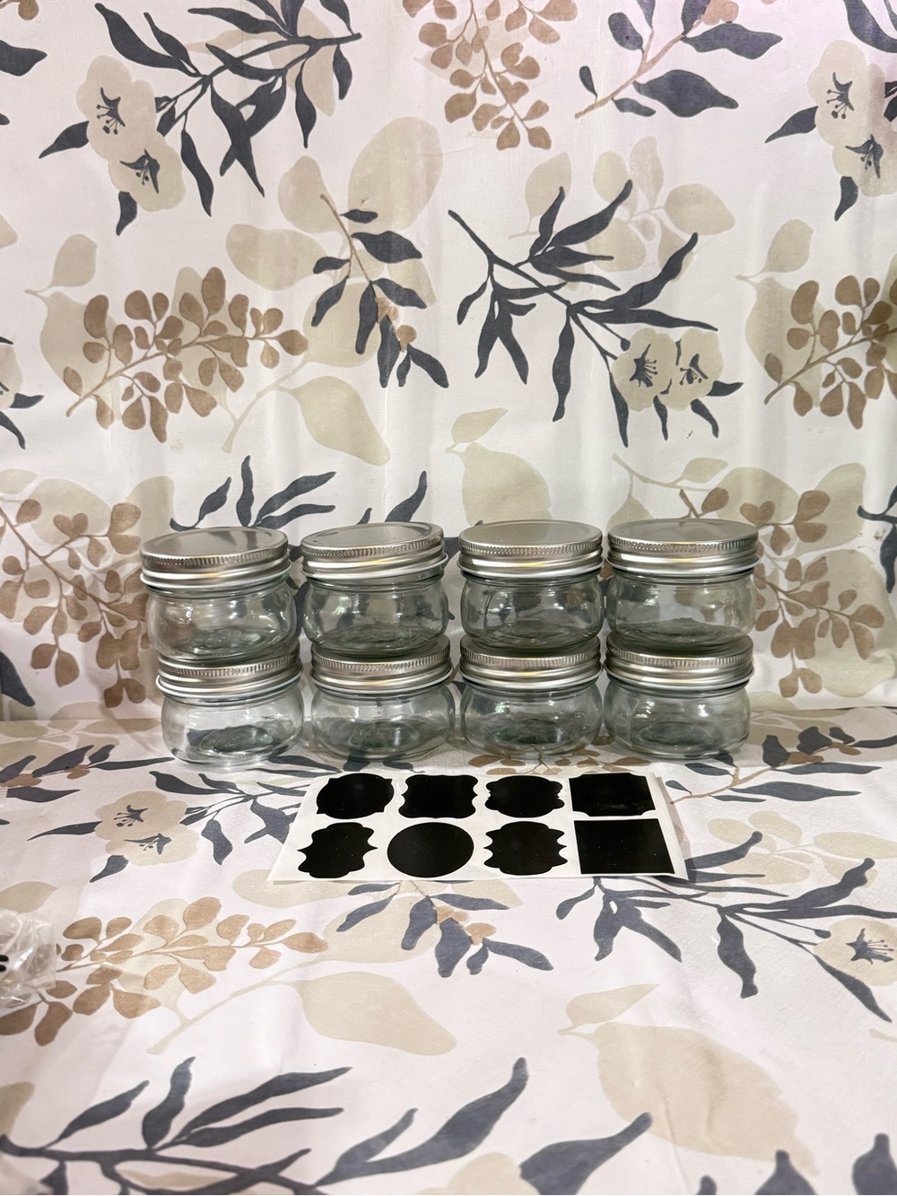 Set of 8 4 oz. Small Glass Jars with Silver Lids